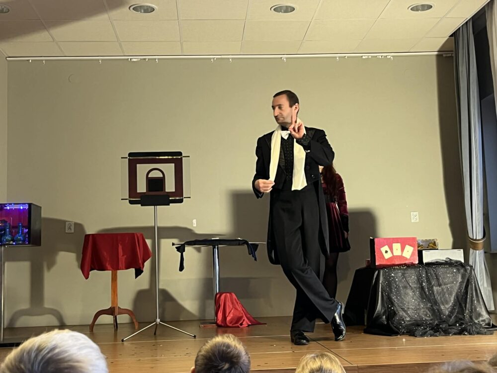 You are currently viewing Iluzjonista w przedszkolu